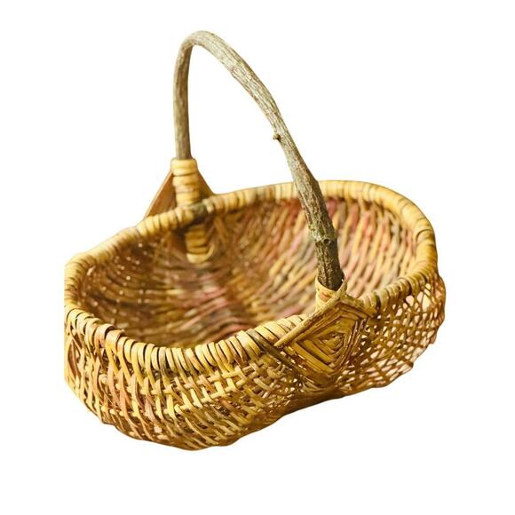 Primative Woven Buttocks Splint Gathering Basket - Picture 2 of 6